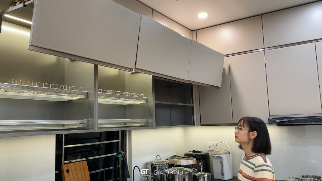 Tu bep inox canh kinh KDT Ha Dinh 4