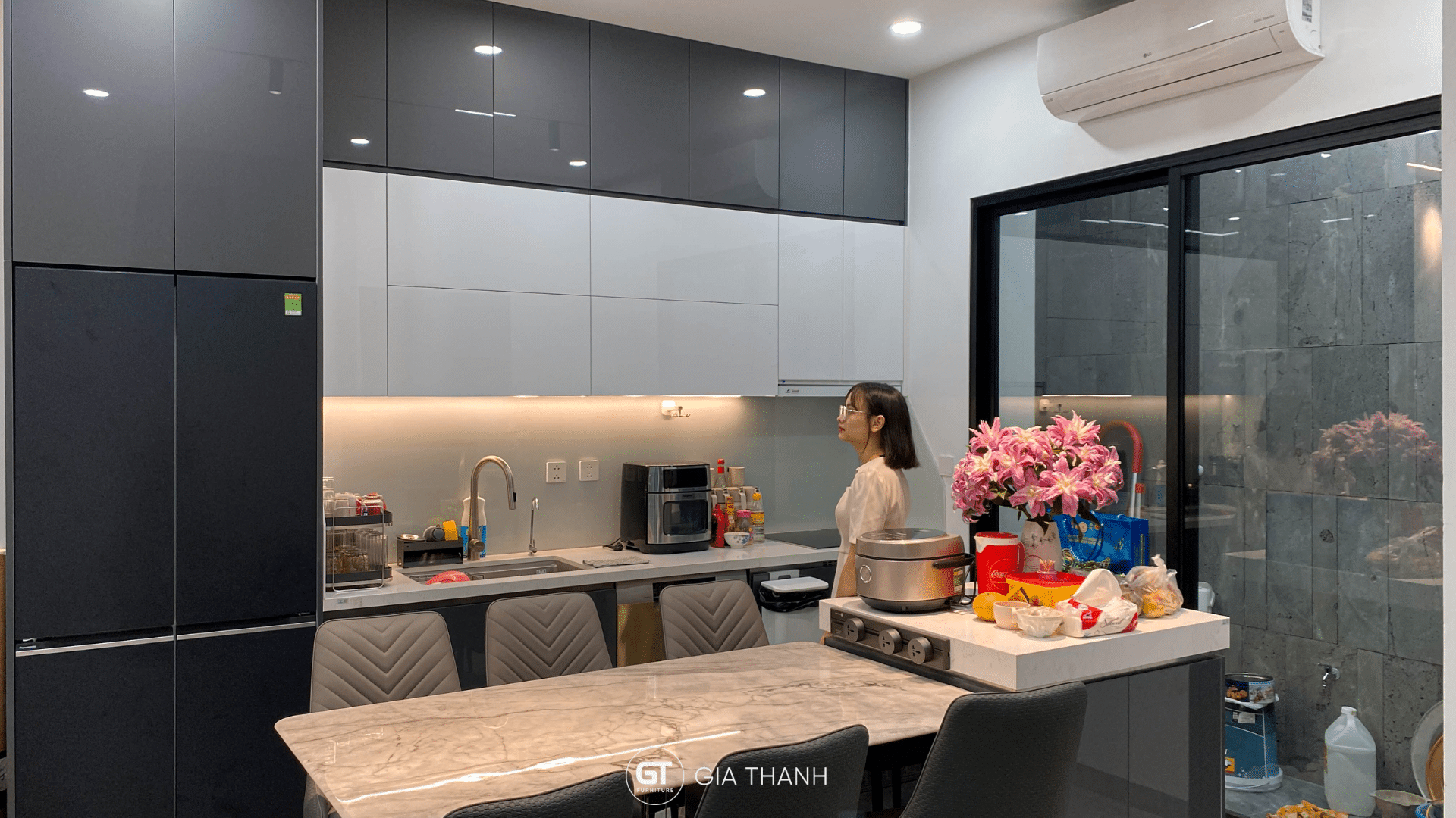 phong-khach-bep-hien-dai-nha-pho-thanh-tri (11)